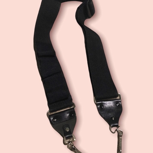 NWOT! VINTAGE 1982 Walt Disney World Magic Kingdom EPCOT Center Camera Strap - Picture 3 of 5